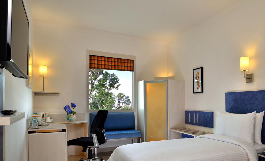 Red Fox By Lemon Tree Hotels, Bhiwadi Екстериор снимка